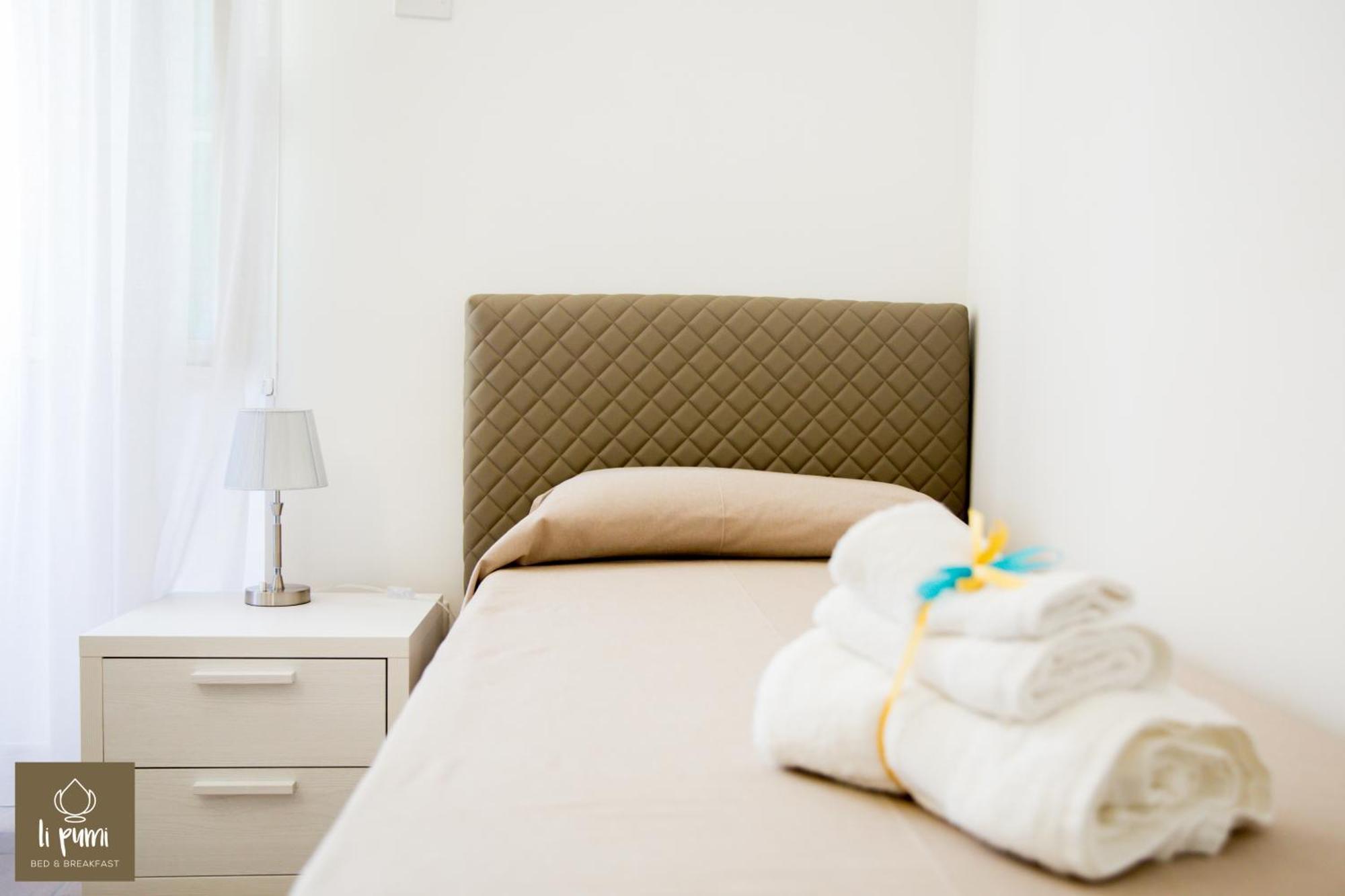 Bed and Breakfast Li Pumi Аллисте Номер фото